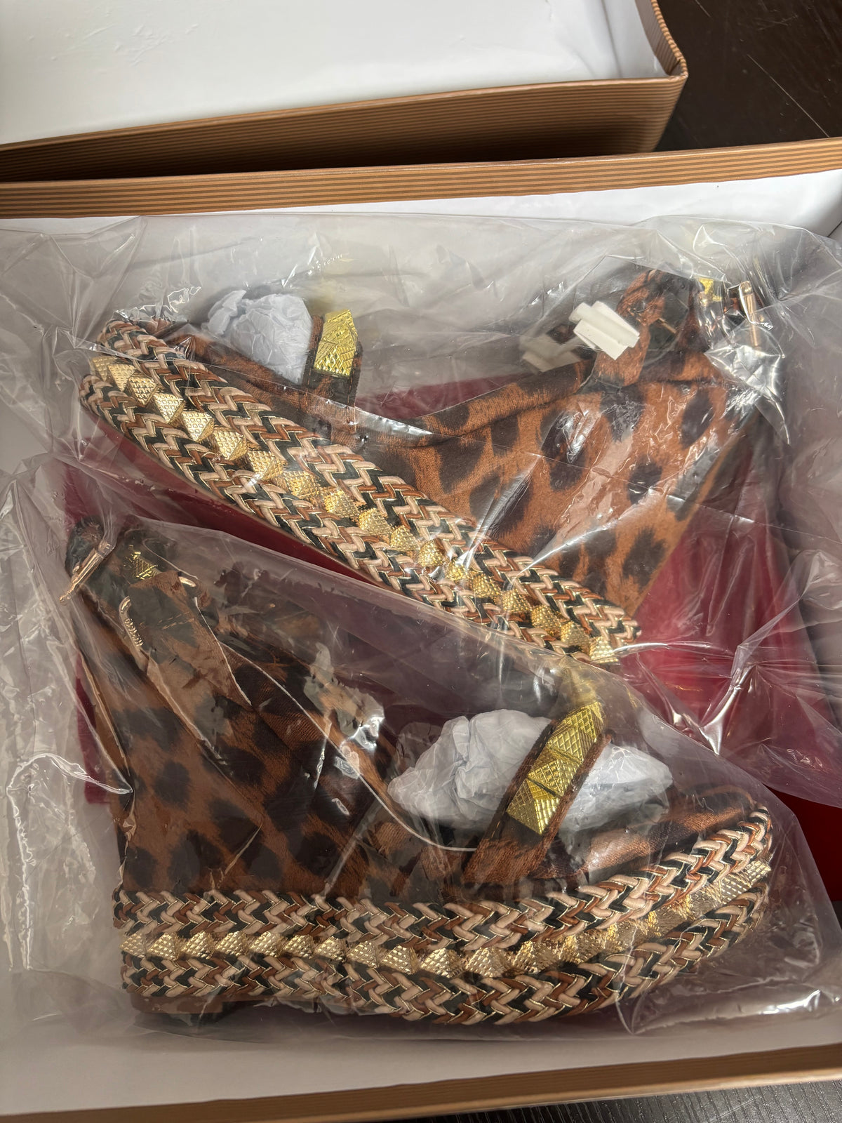 Wedges IN STOCK DAMAGED BOX