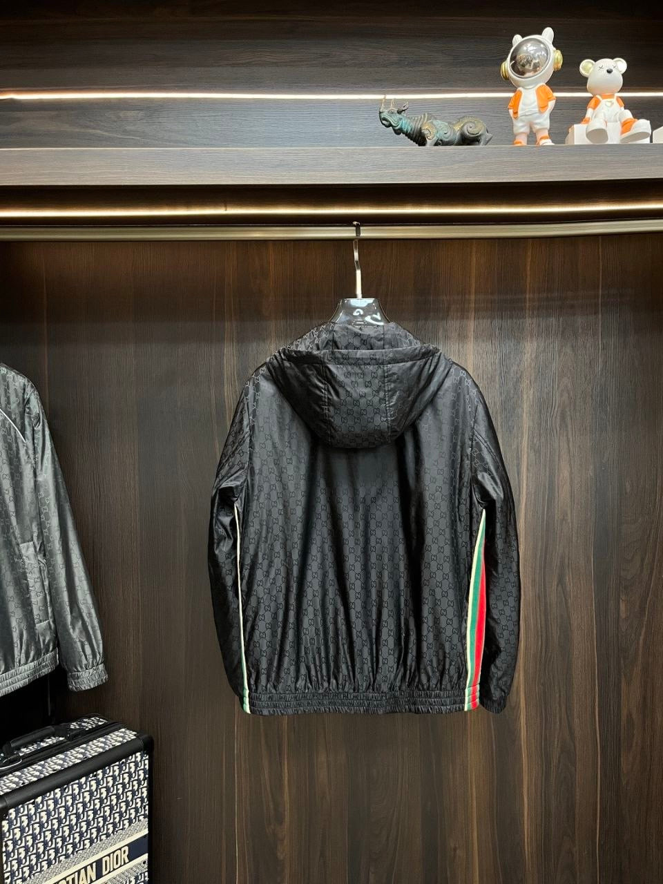 Jackets SMALL FITTING