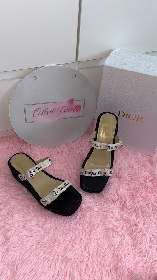 Sandals IN STOCK