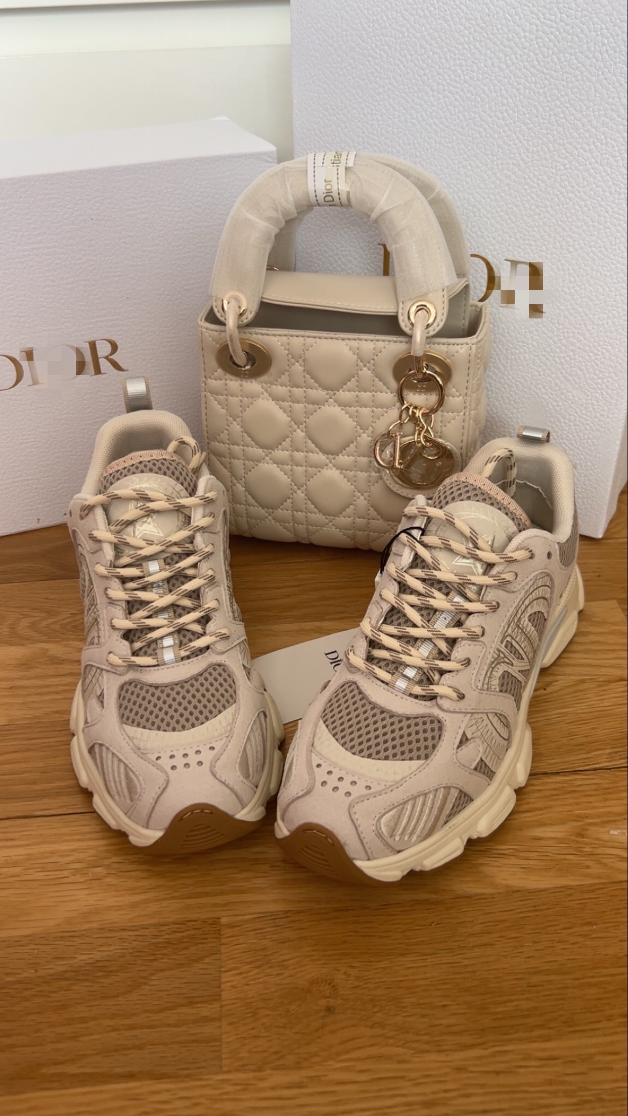 Beige Bag&Trainer Set